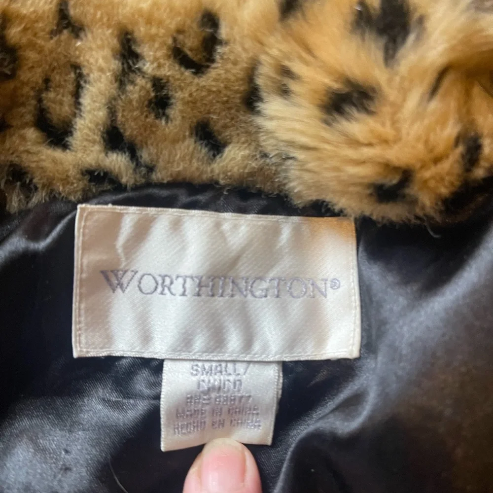 Gorgeous  vintage faux fur leopard coat, super warm, excellent condition. - Picture 3 of 3